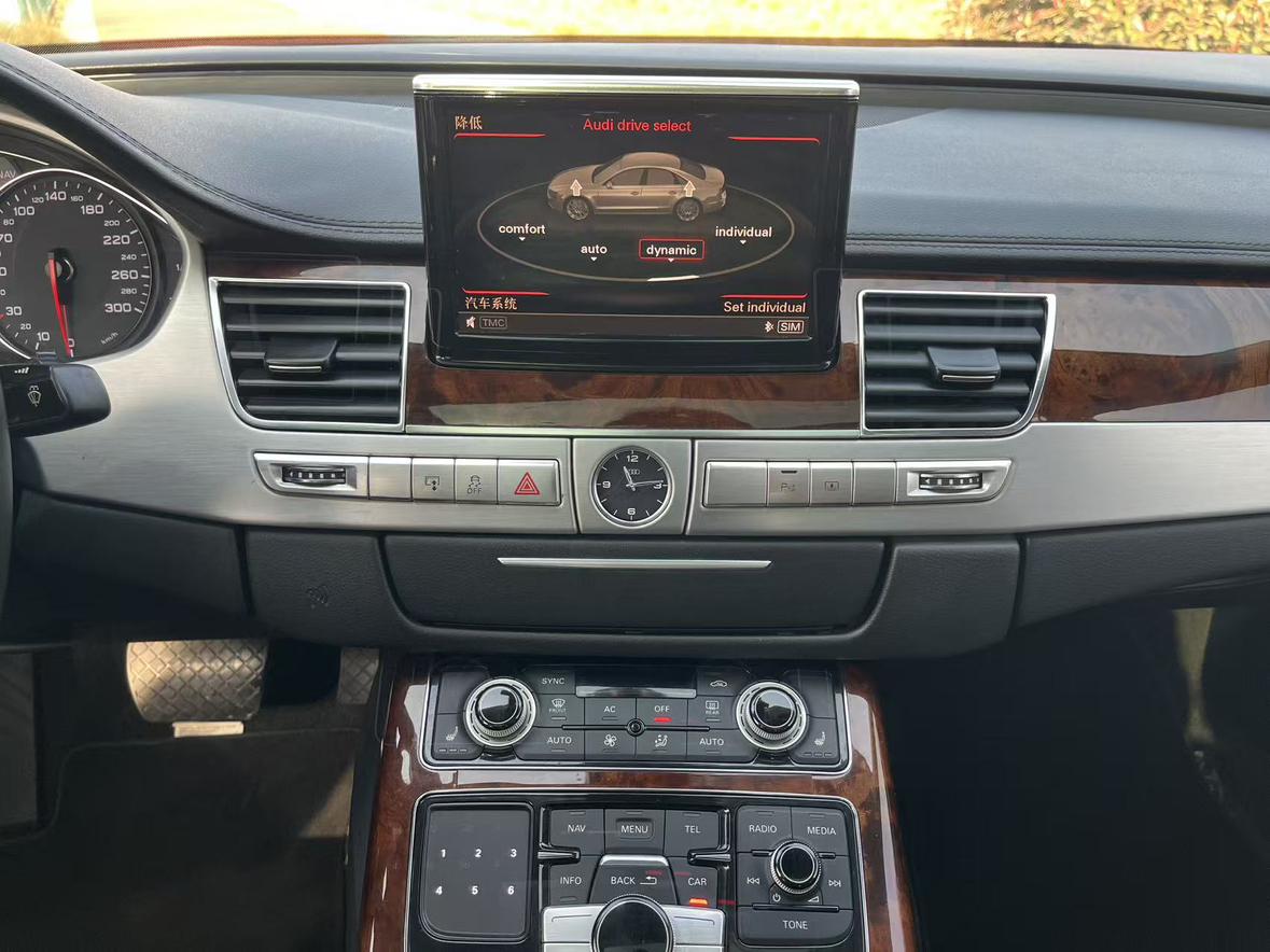 Audi A8 2012 thumb 6