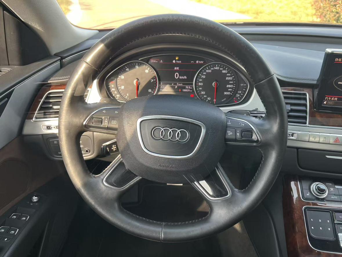 Audi A8 2012 thumb 7