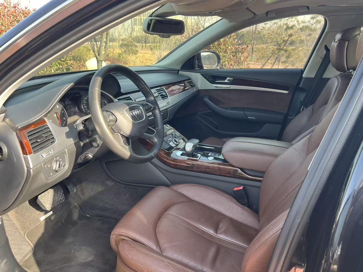 Audi A8 2012 thumb 8