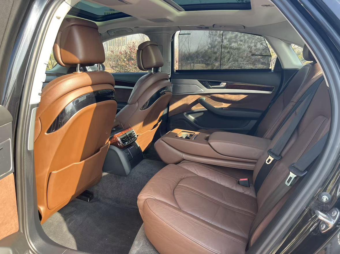 Audi A8 2012 thumb 9