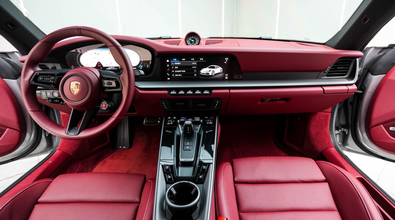 Porsche 911 2025 thumb 11