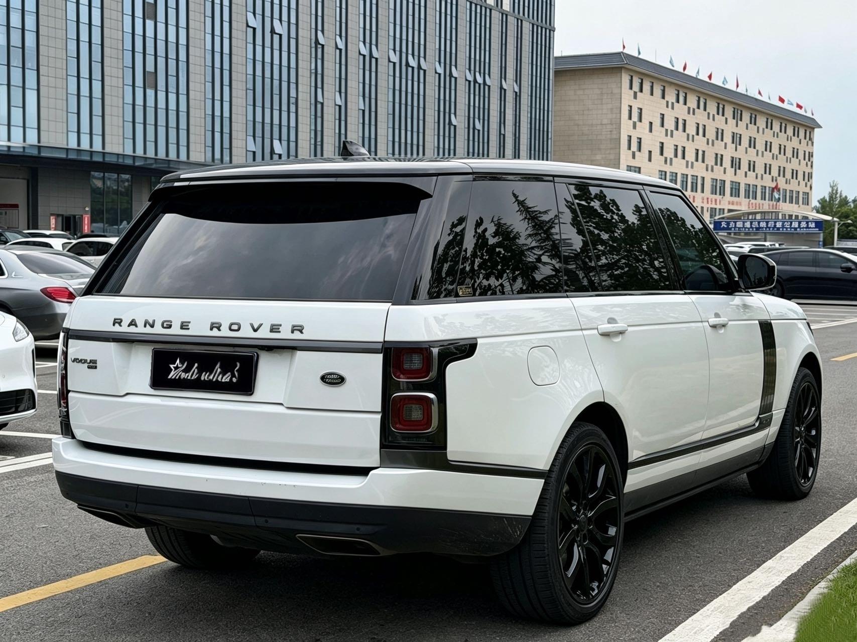 Land Rover Range Rover 2021 thumb 2