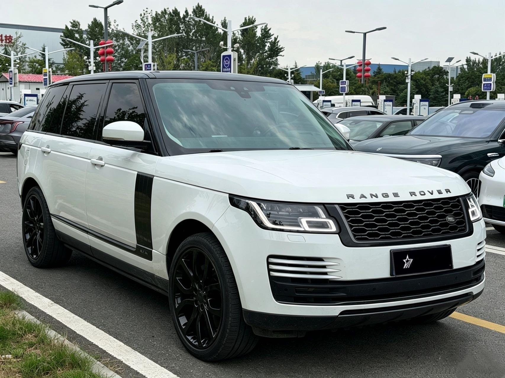 Land Rover Range Rover 2021 thumb 10