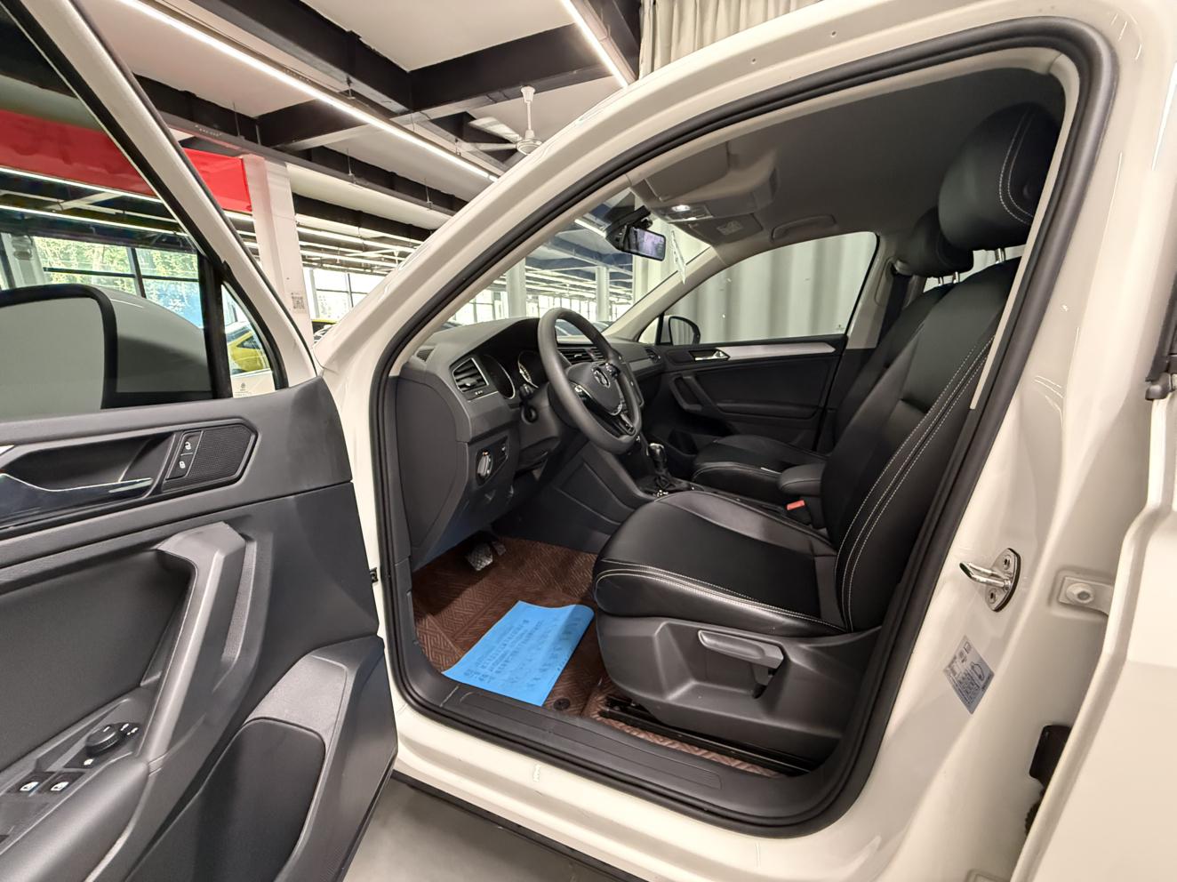 Volkswagen Tiguan 2020 thumb 8