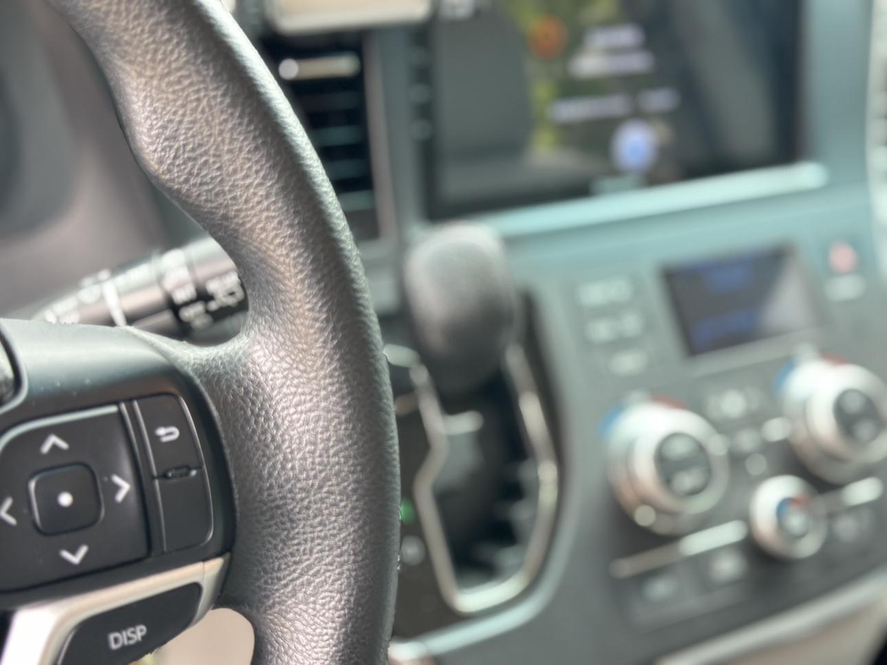 Toyota Sienna 2015 thumb 9