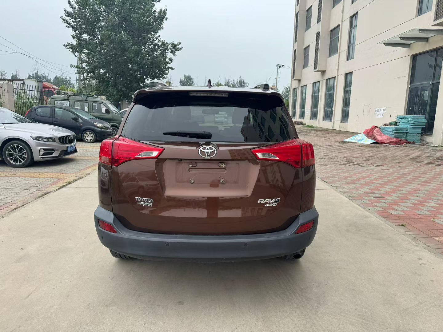 Toyota RAV4 2015 thumb 3