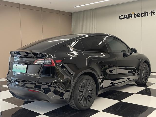 Tesla Model Y 2023 thumb 5