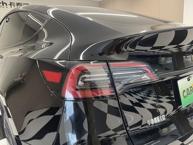 Tesla Model Y 2023 thumb 8