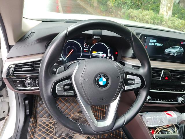 BMW 5 серии 2018 thumb 5