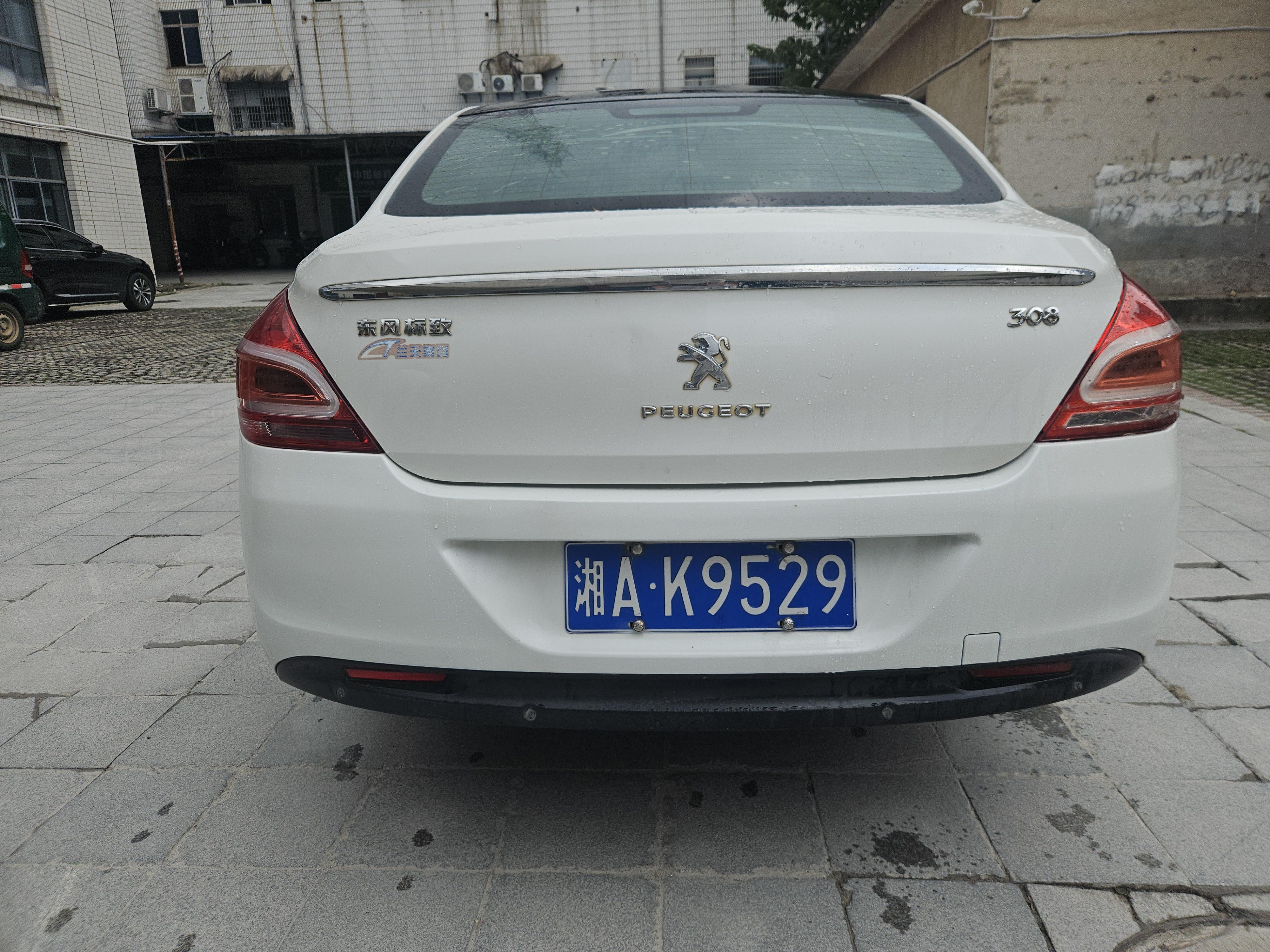 Peugeot 308 2014 thumb 4