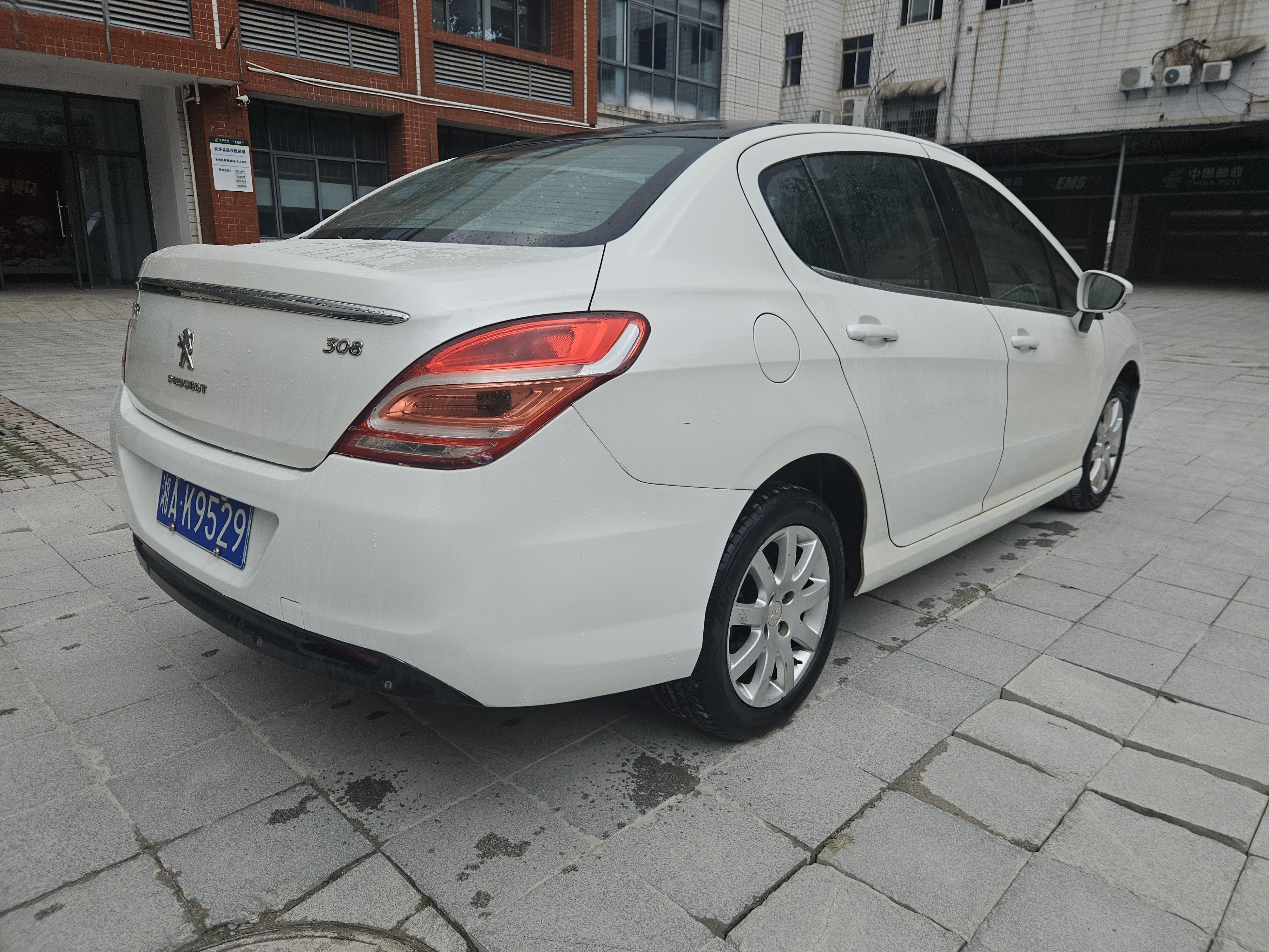 Peugeot 308 2014 thumb 5