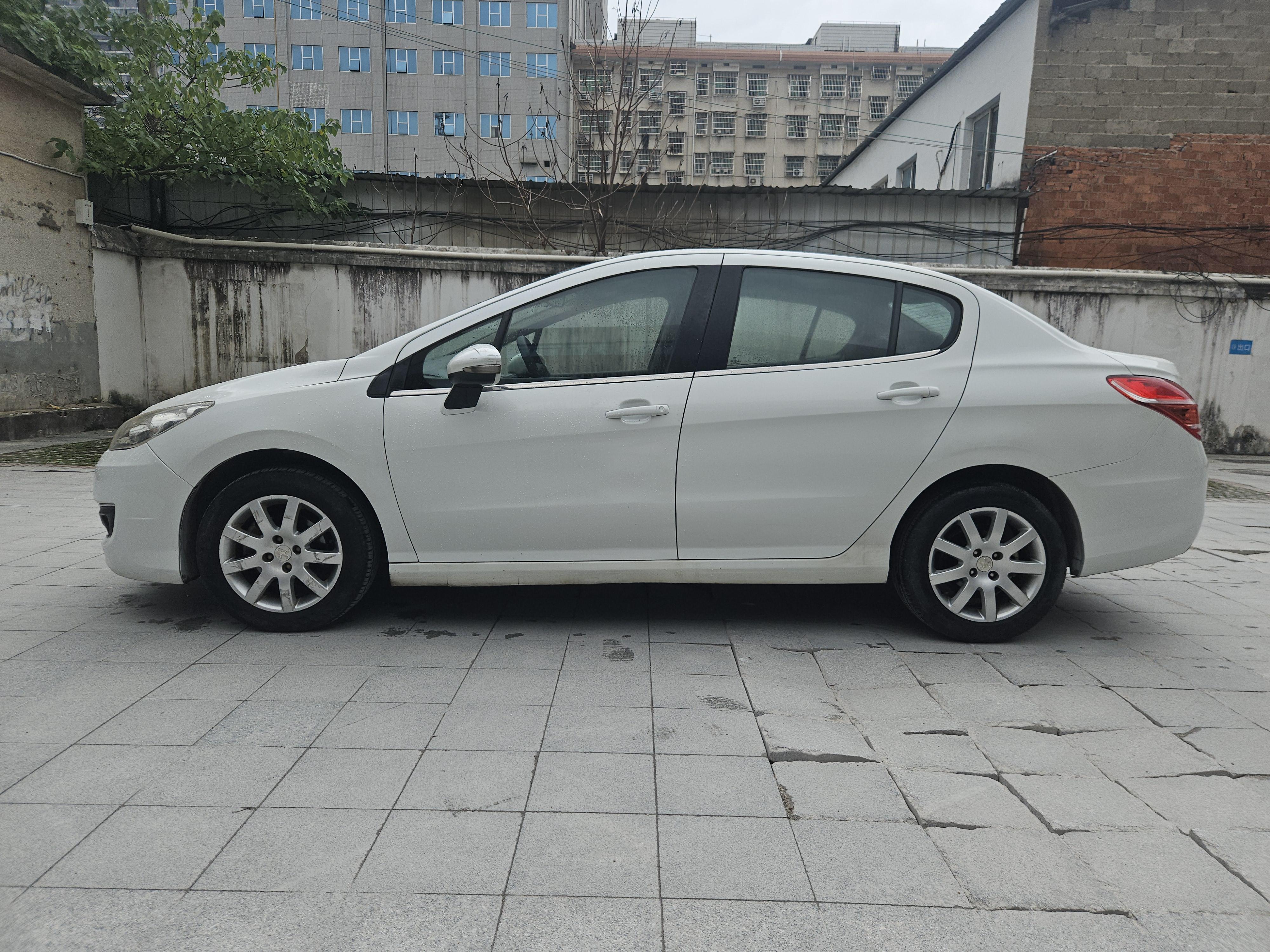 Peugeot 308 2014 thumb 11