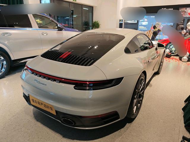 Porsche 911 2020 thumb 2