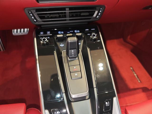 Porsche 911 2020 thumb 7