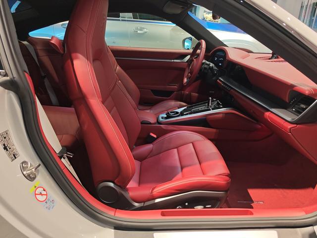 Porsche 911 2020 thumb 9