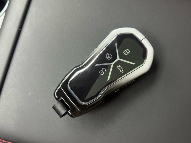 Xpeng P7 2023 thumb 9