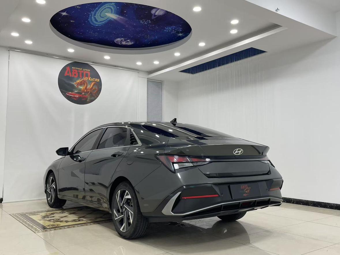 Hyundai Elantra 2023 thumb 2