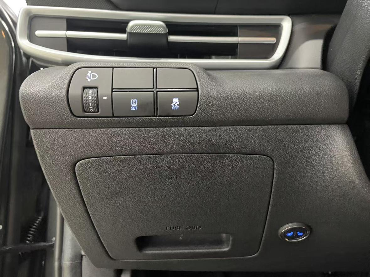 Hyundai Elantra 2023 thumb 12