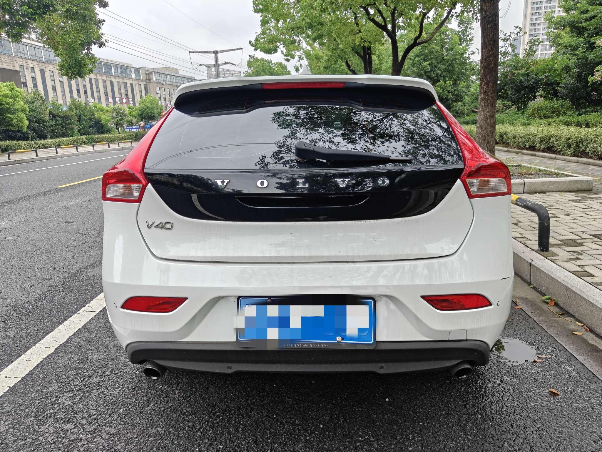 Volvo V40 2015 thumb 3