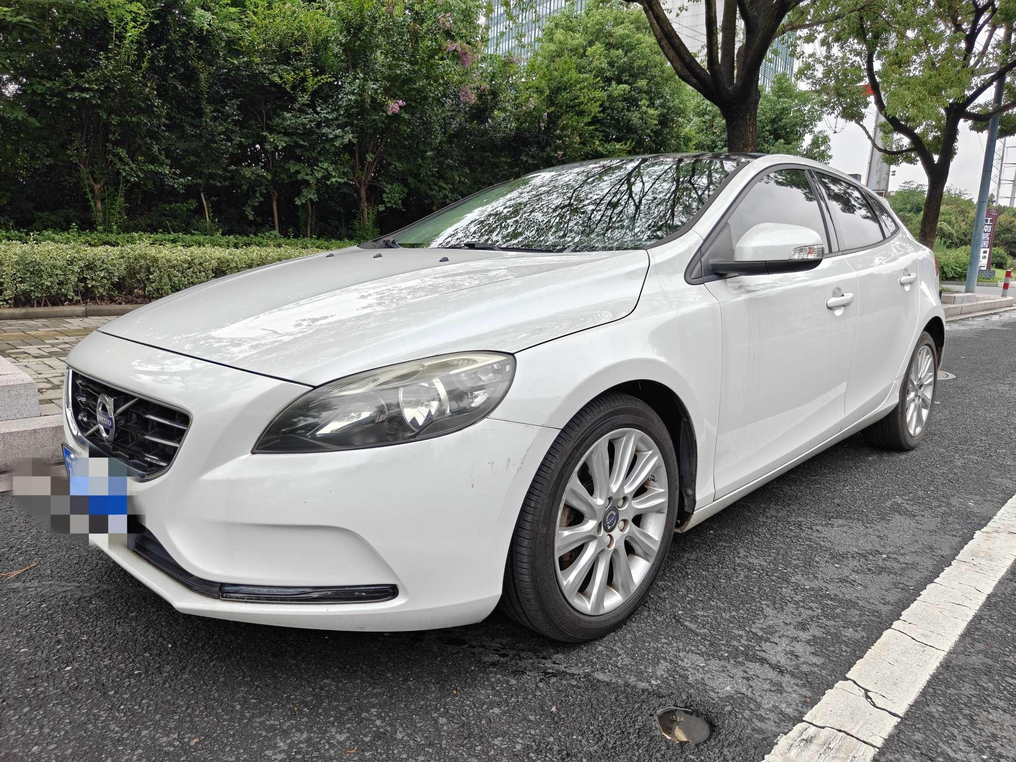 Volvo V40 2015 thumb 8