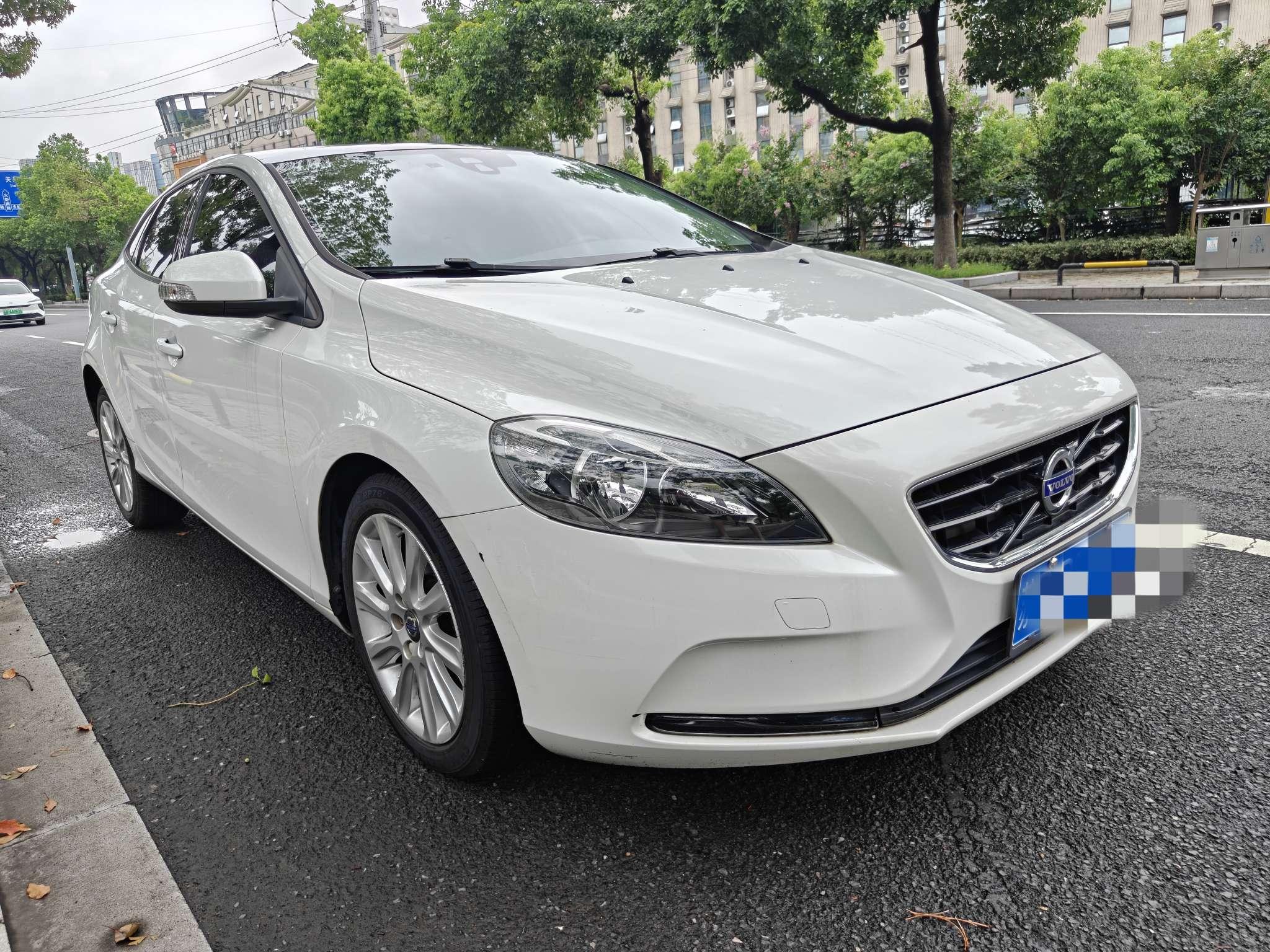 Volvo V40 2015 thumb 10