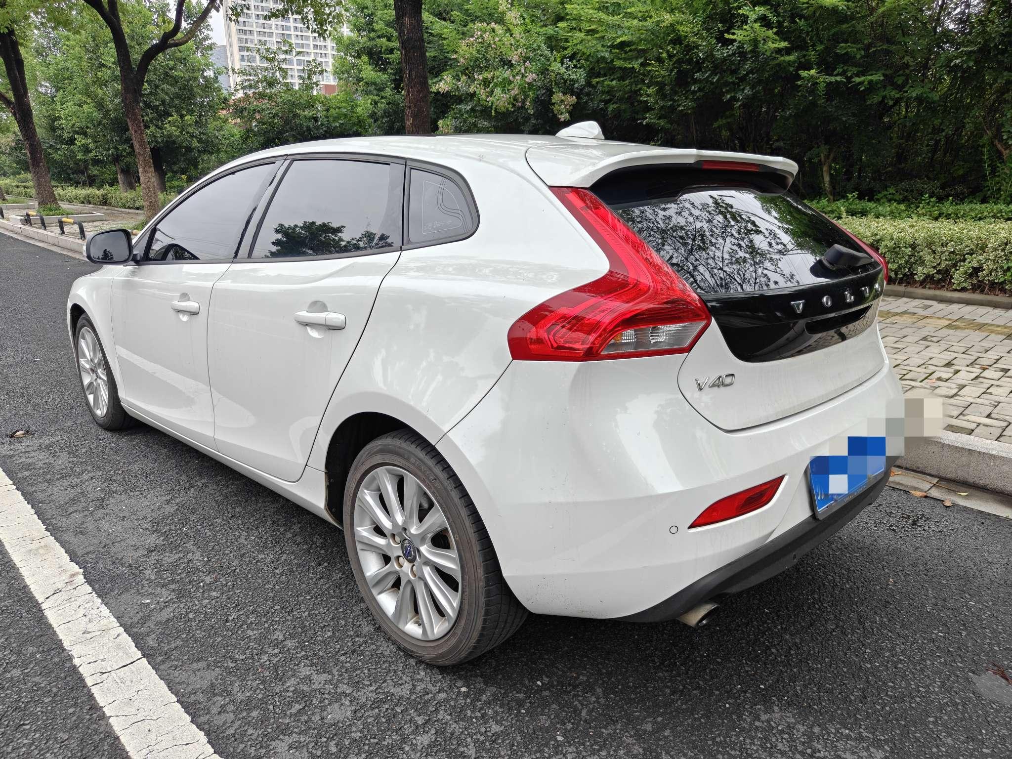 Volvo V40 2015 thumb 11