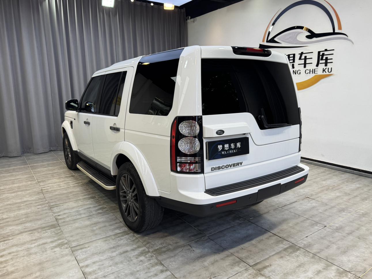 Land Rover Discovery 2016 thumb 3
