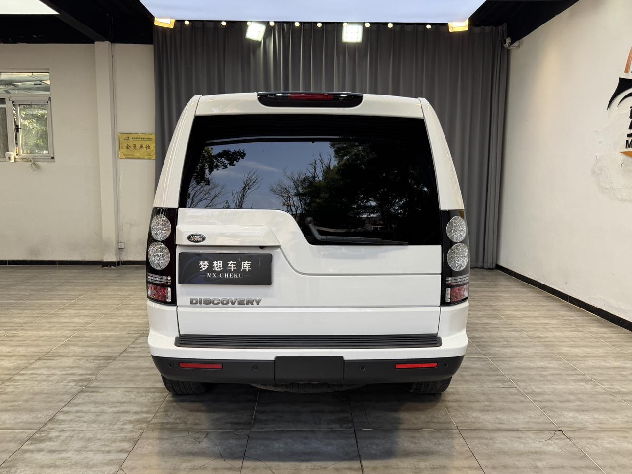 Land Rover Discovery 2016 thumb 4