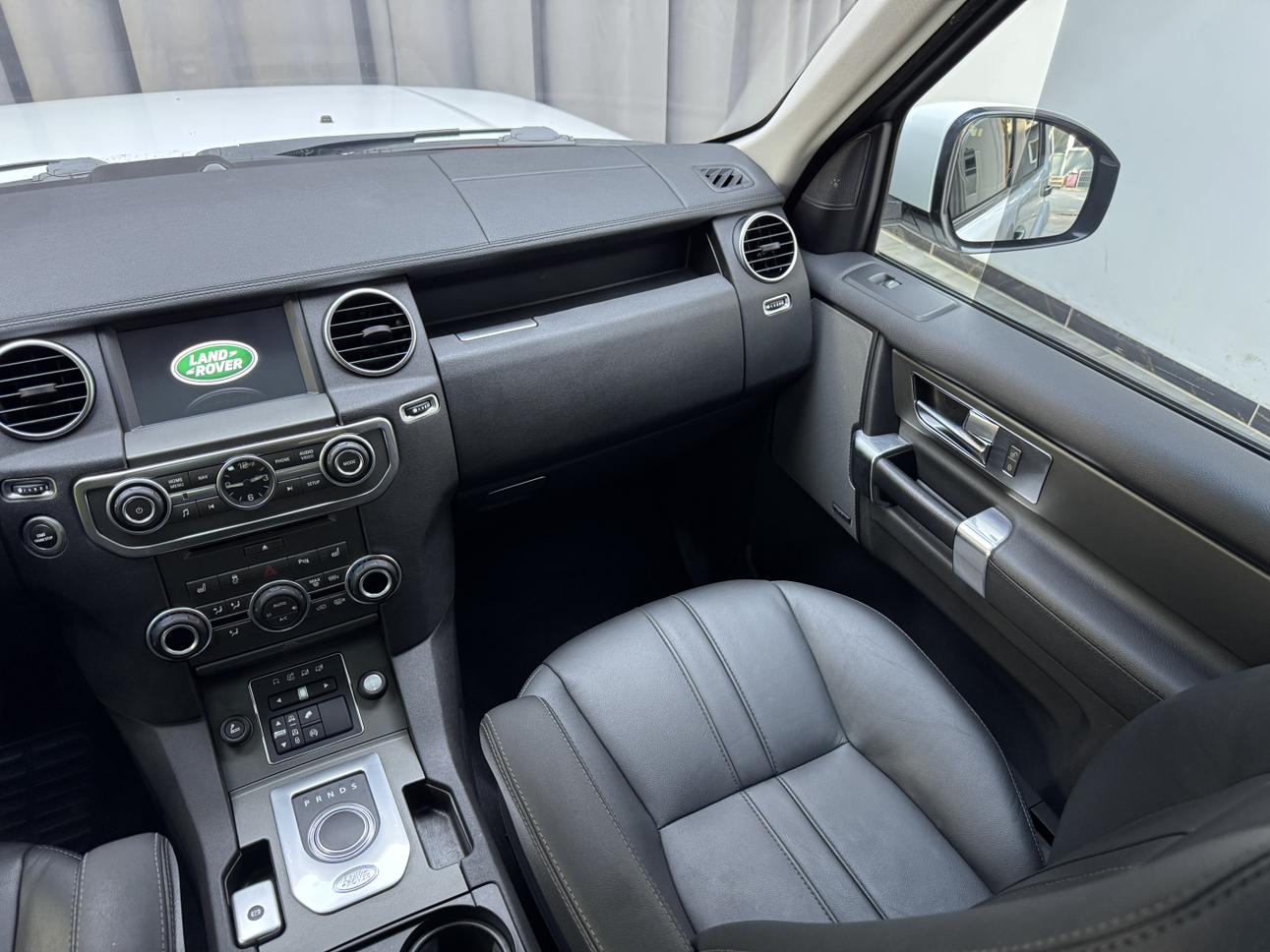 Land Rover Discovery 2016 thumb 8