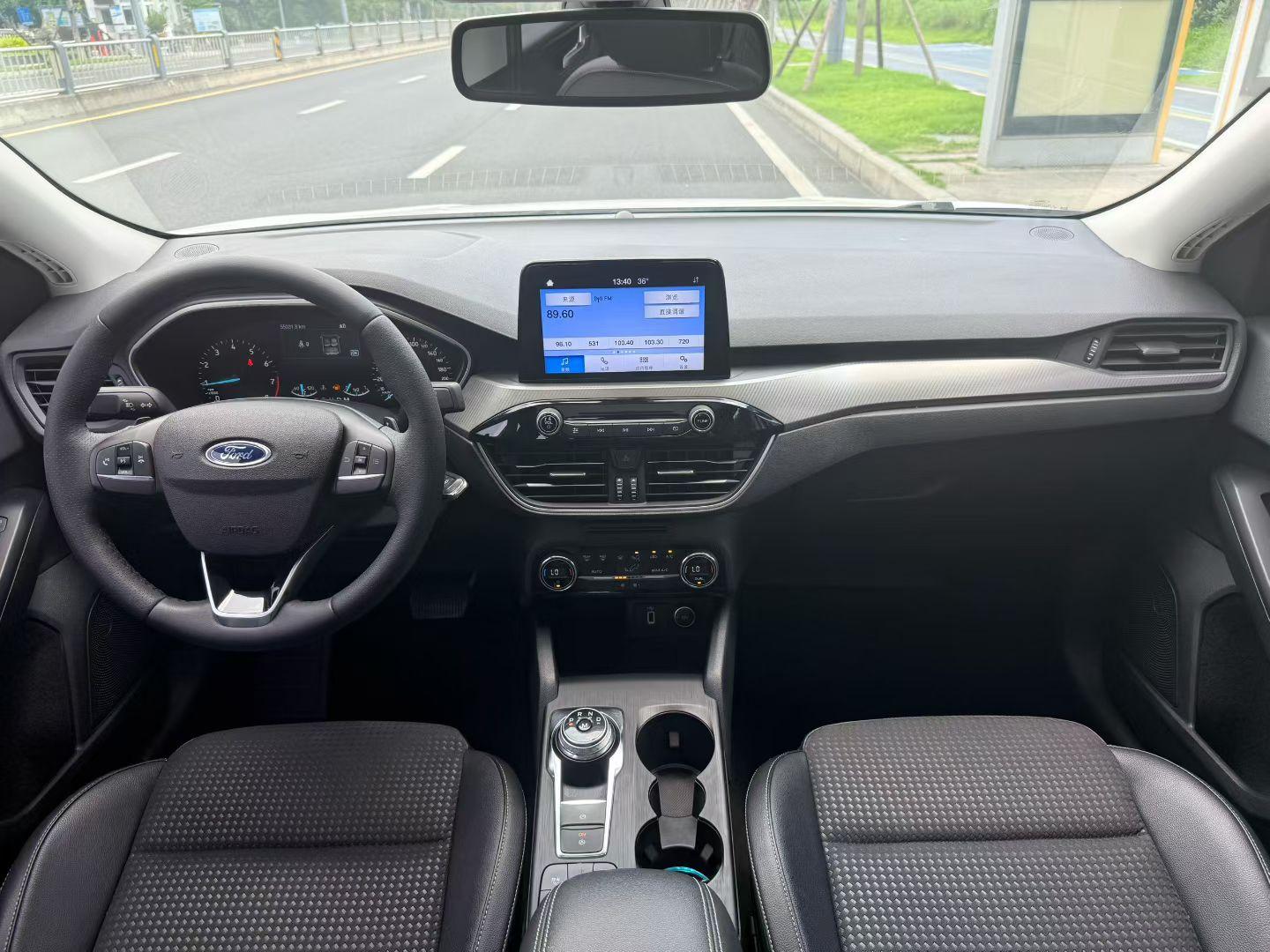 Ford Focus ST 2019 thumb 4