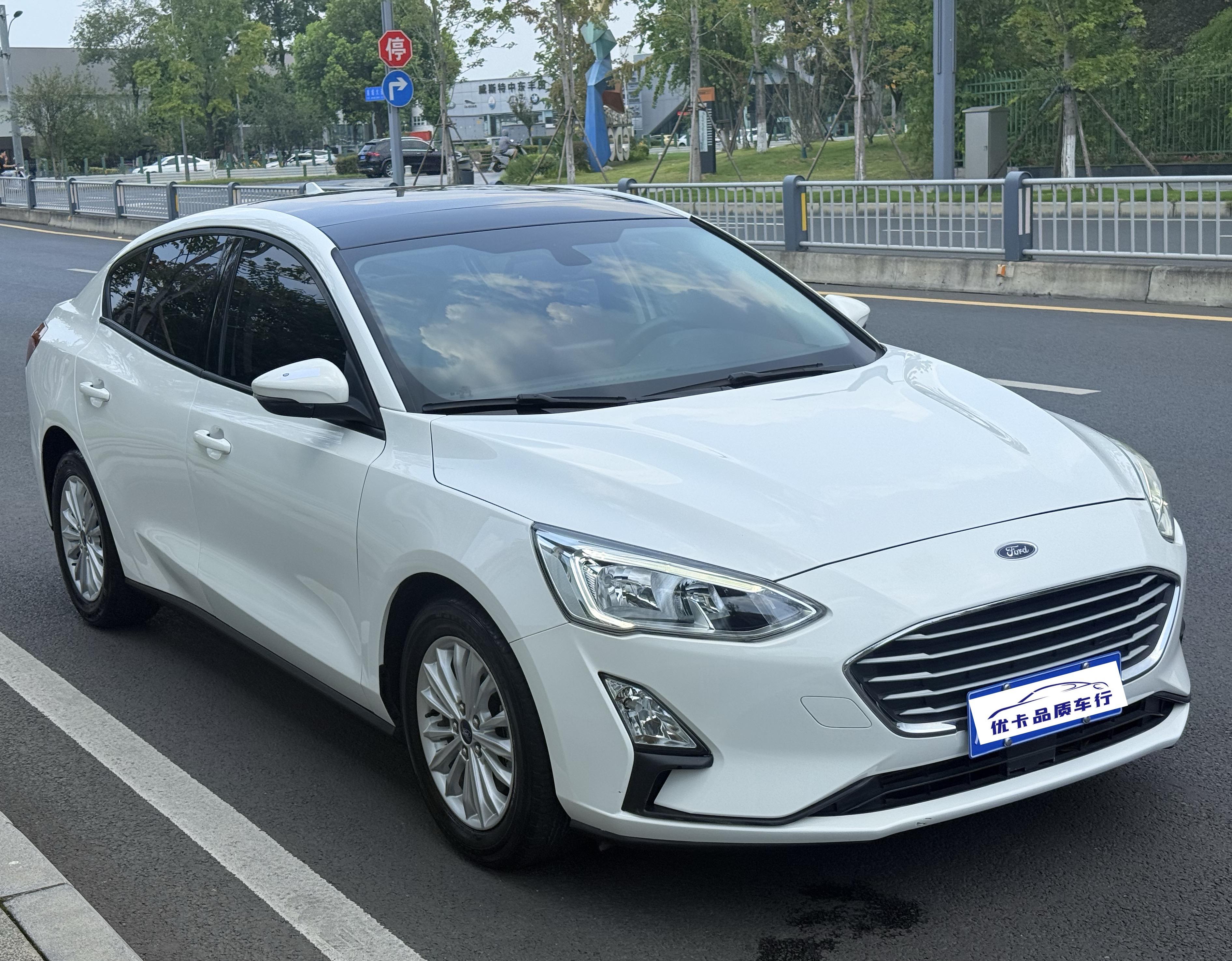 Ford Focus ST 2019 thumb 10