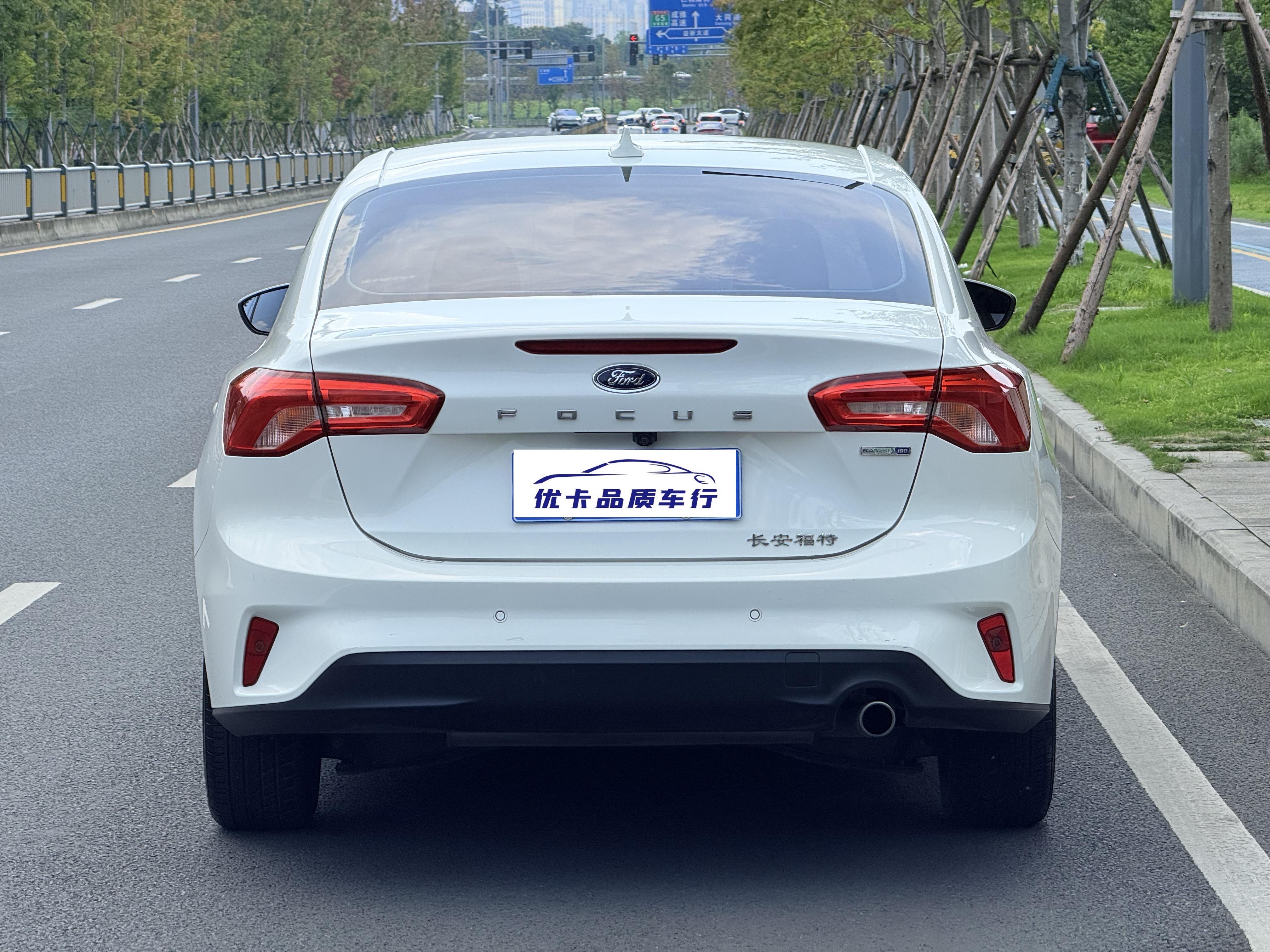 Ford Focus ST 2019 thumb 11