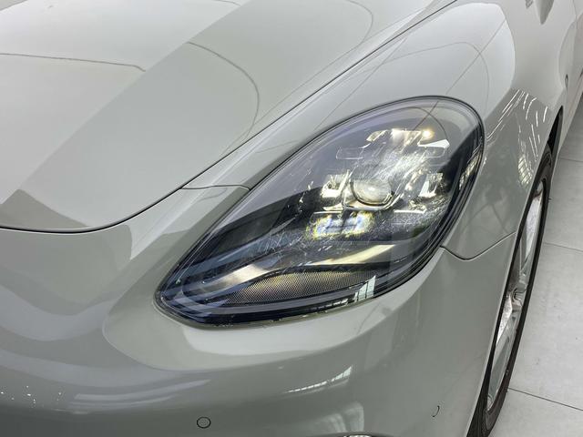 Porsche Panamera 2023 thumb 4