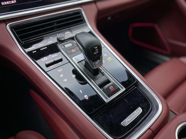 Porsche Panamera 2023 thumb 9