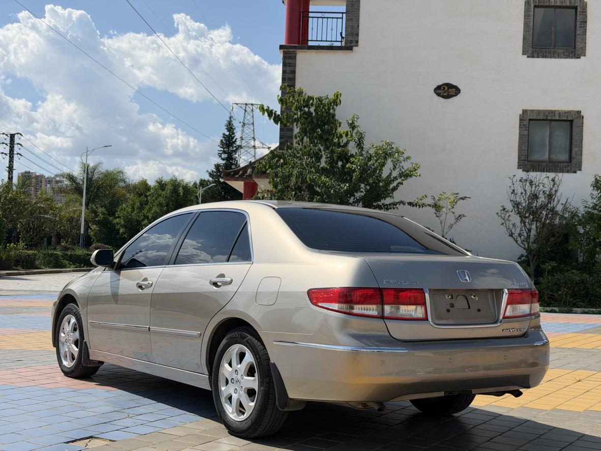 Honda Accord 2004 thumb 3