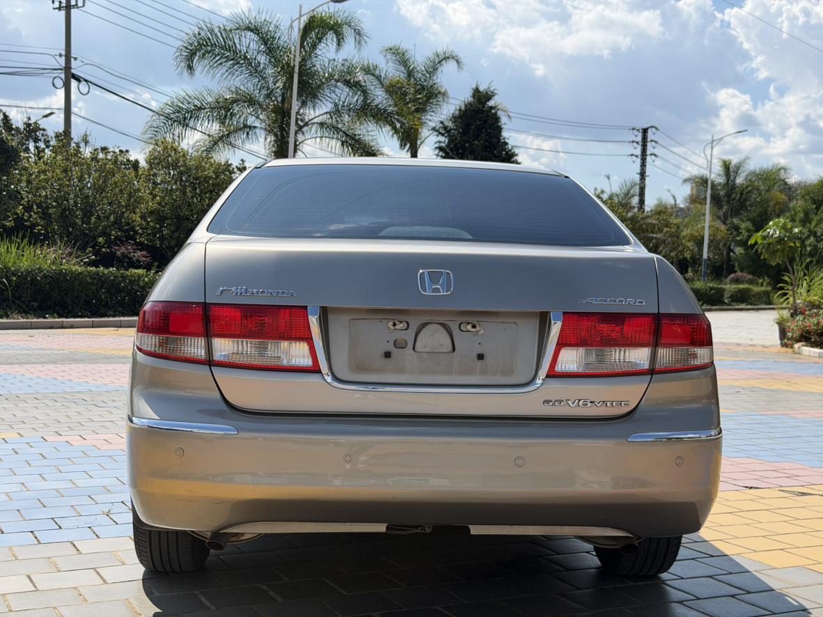 Honda Accord 2004 thumb 4