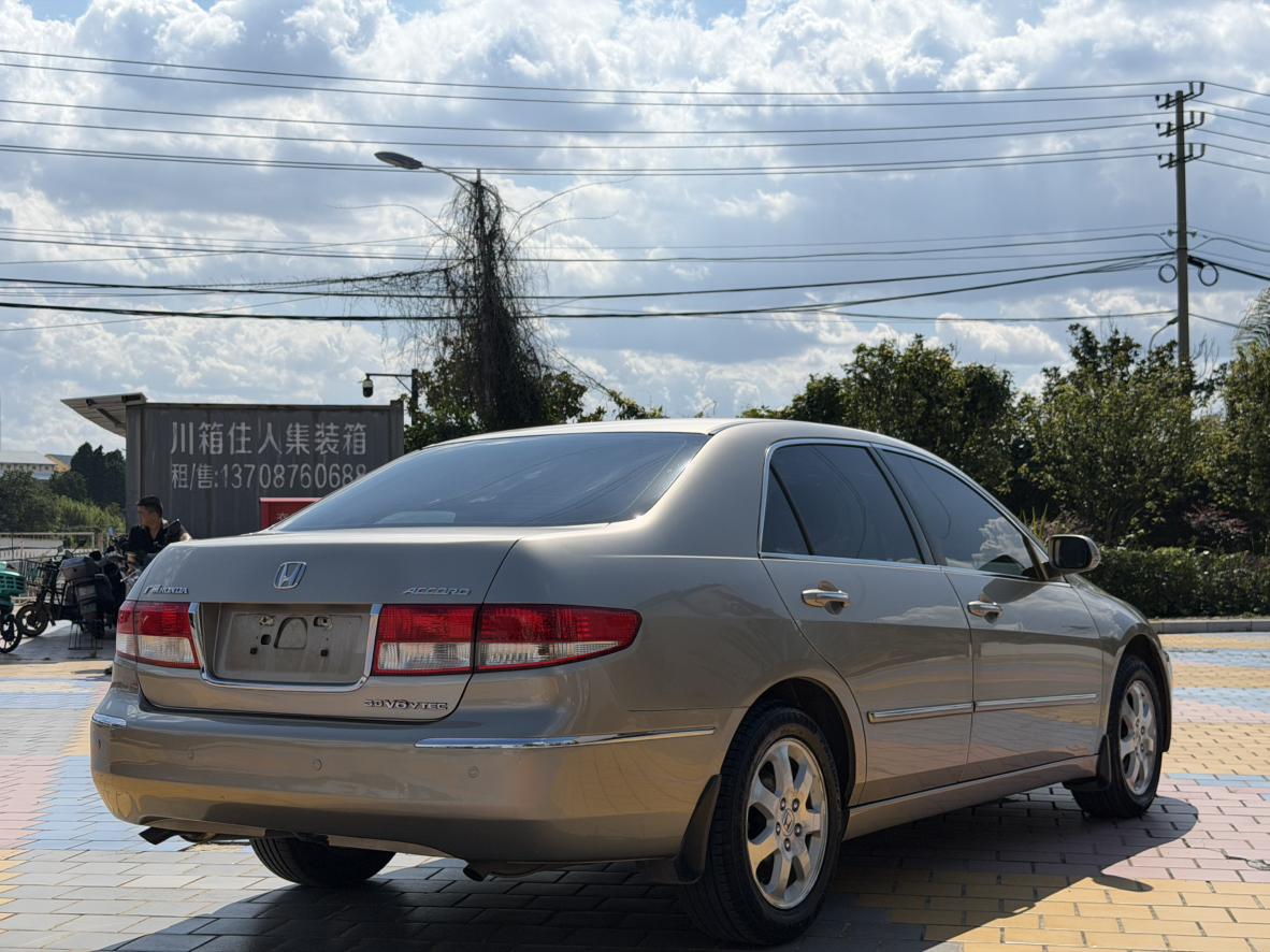 Honda Accord 2004 thumb 5