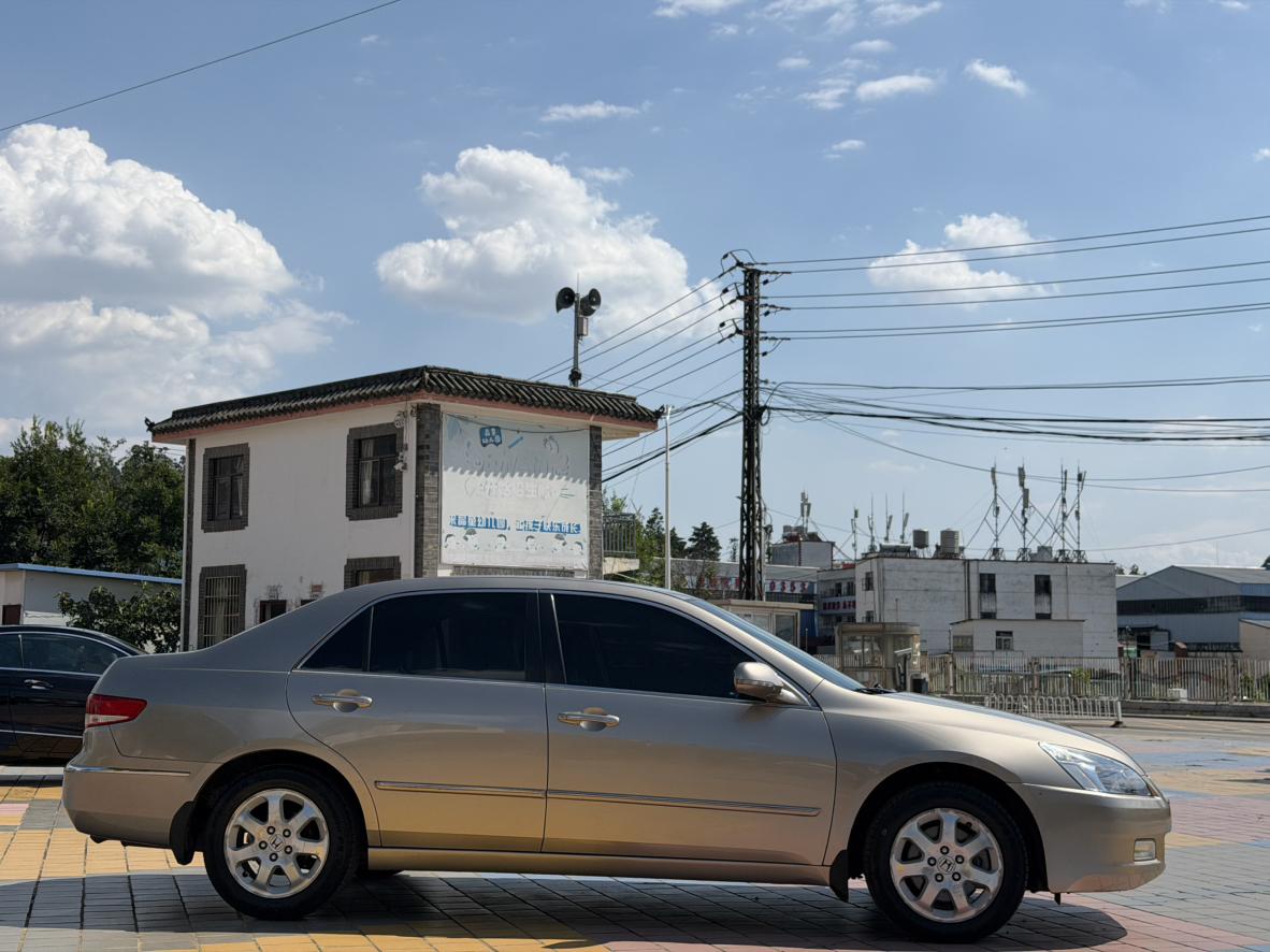 Honda Accord 2004 thumb 6