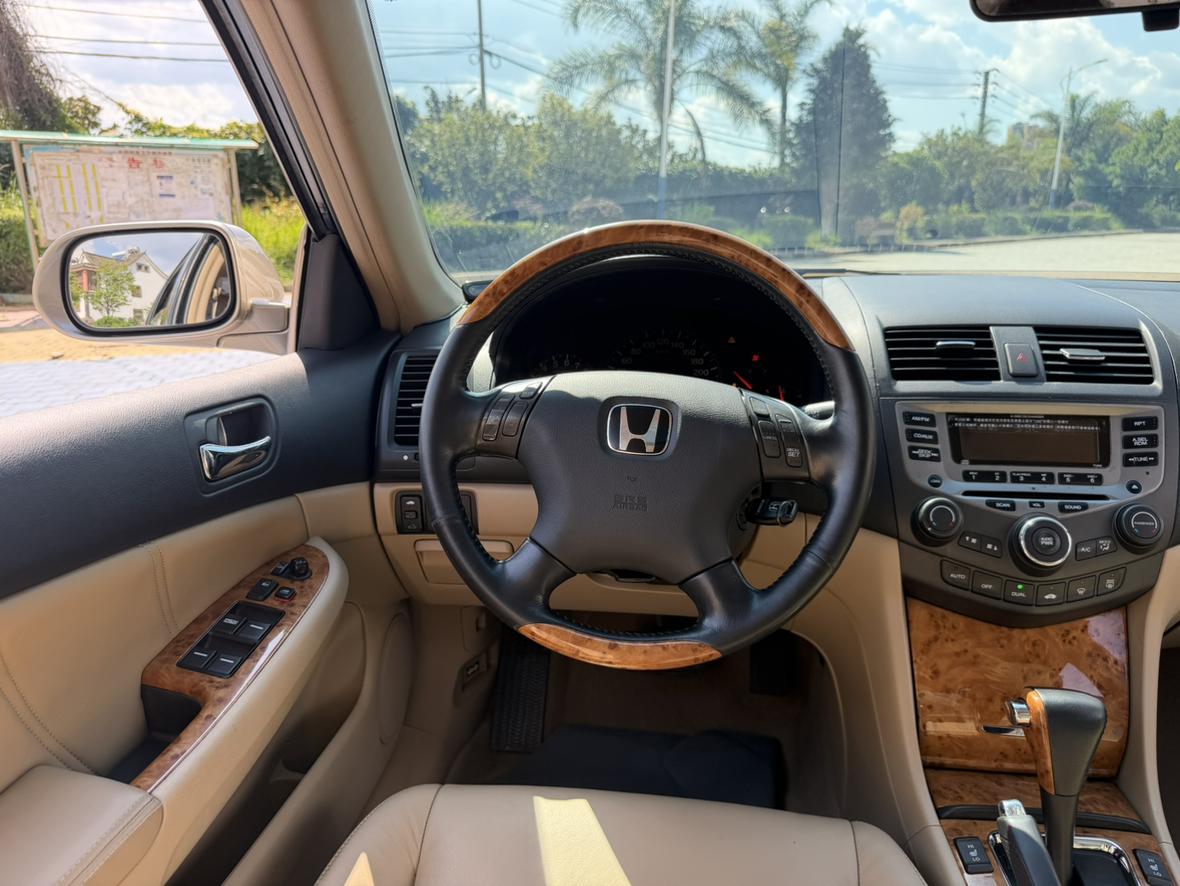 Honda Accord 2004 thumb 12