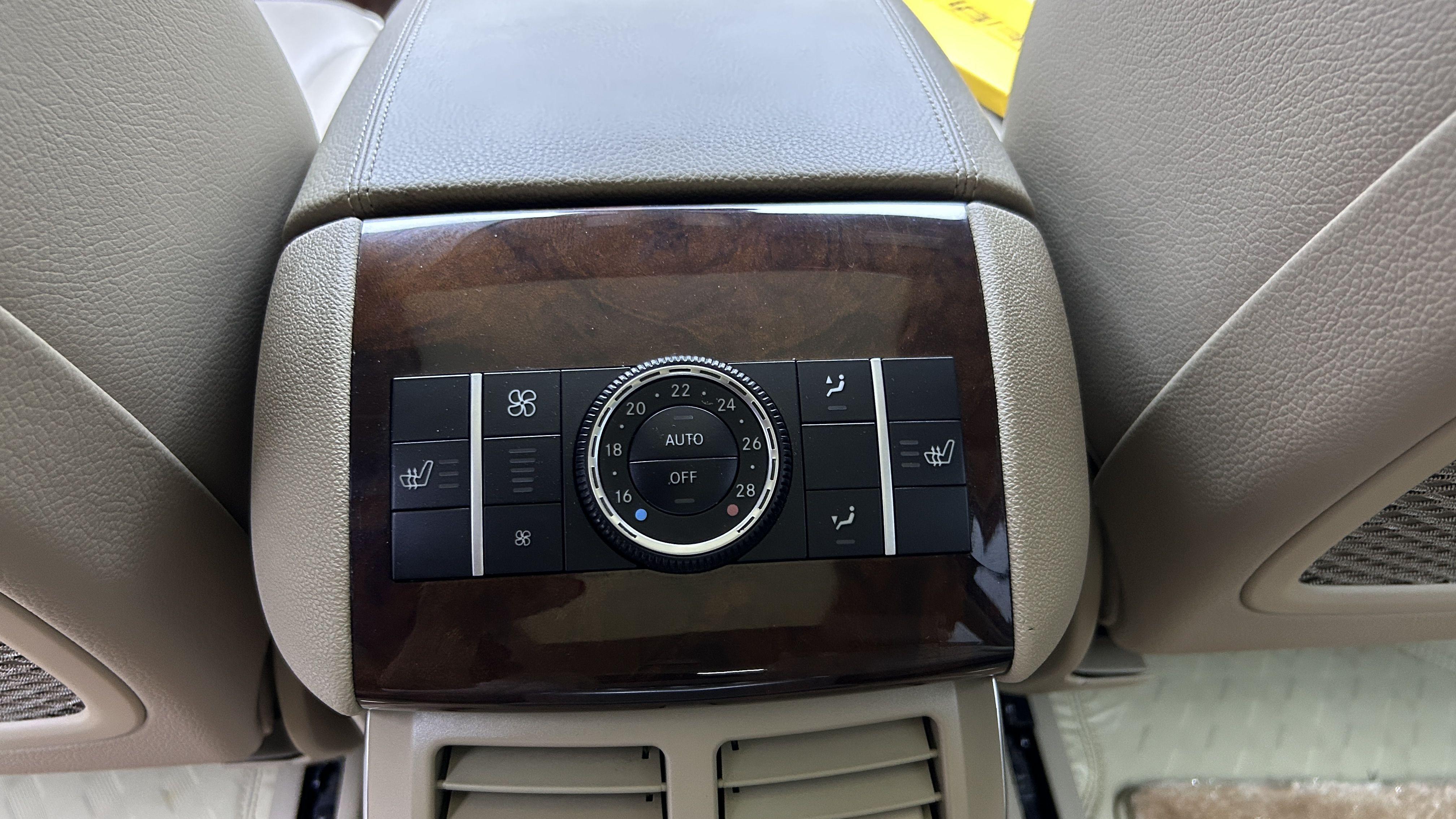Mercedes-Benz R-Класс 2011 thumb 3