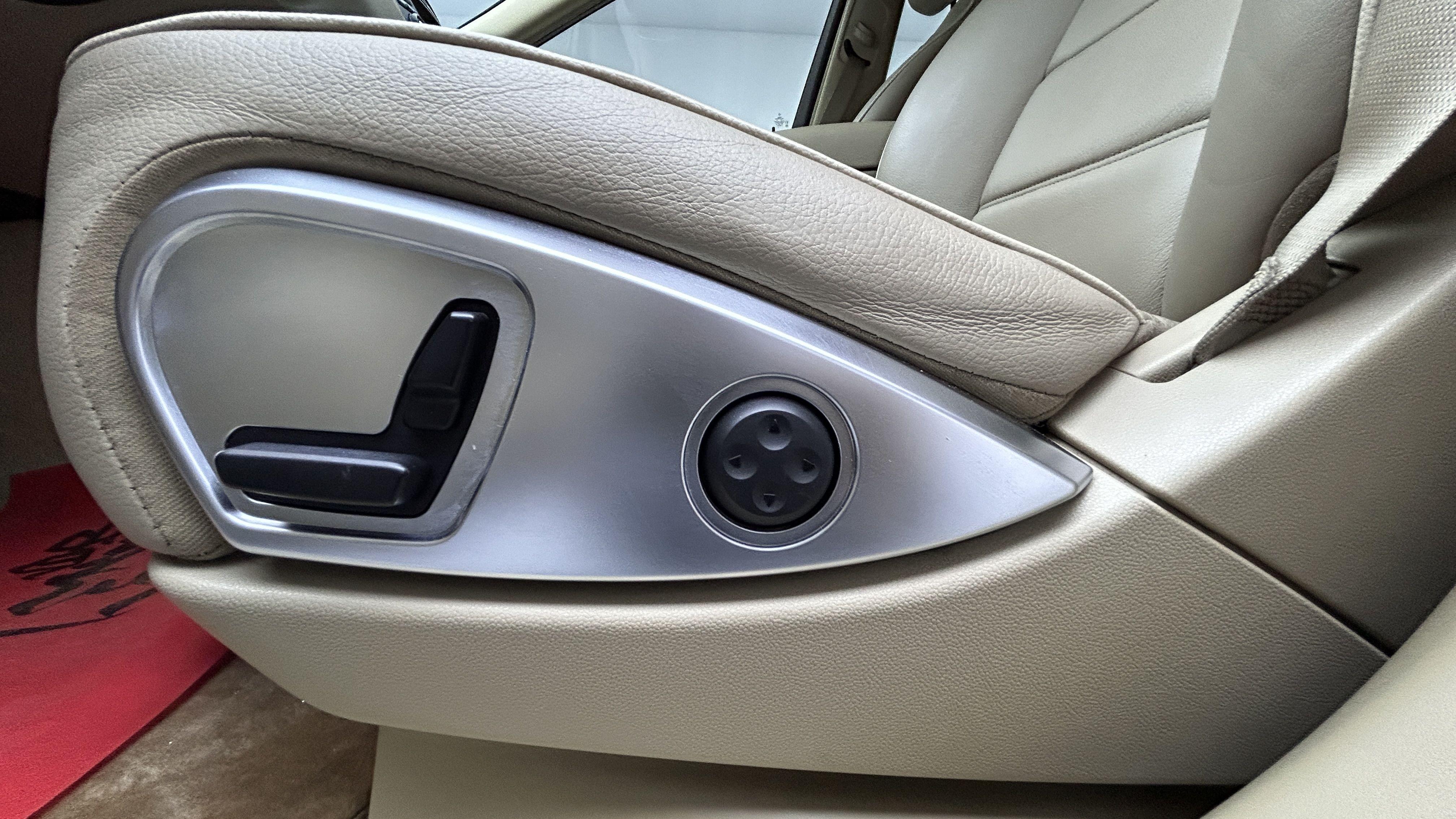 Mercedes-Benz R-Класс 2011 thumb 6