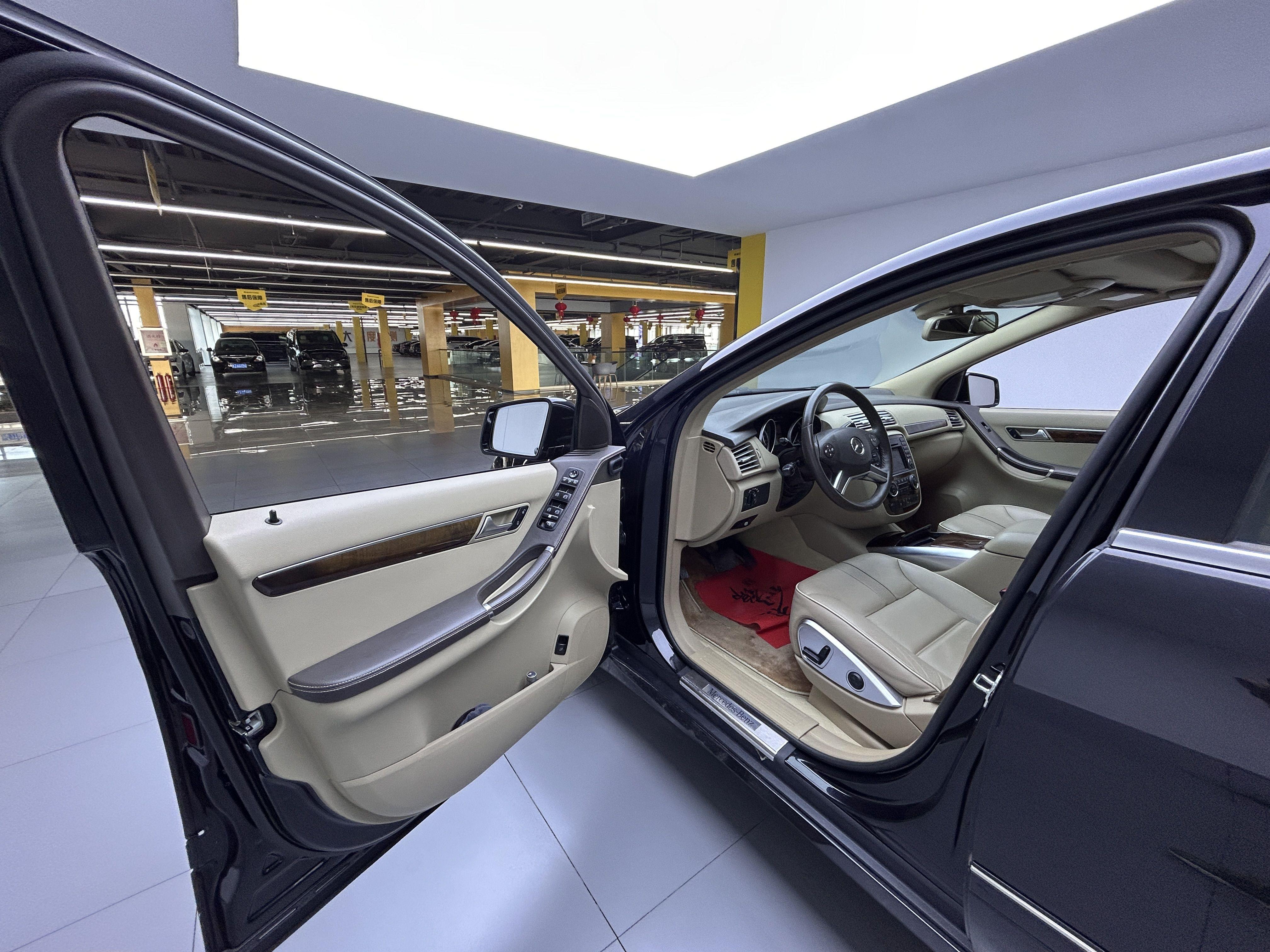 Mercedes-Benz R-Класс 2011 thumb 9