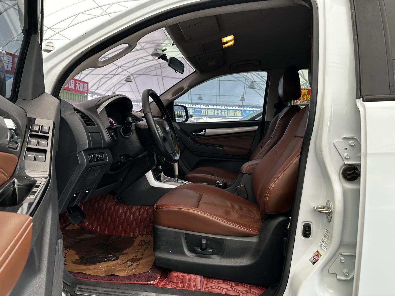 Isuzu MU-X 2017 thumb 7