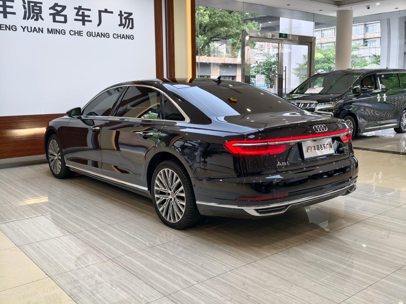 Audi A8 2021 thumb 2