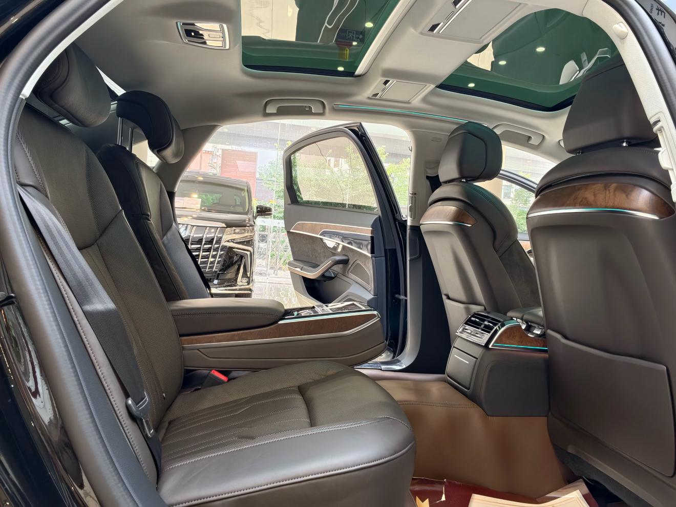 Audi A8 2021 thumb 10