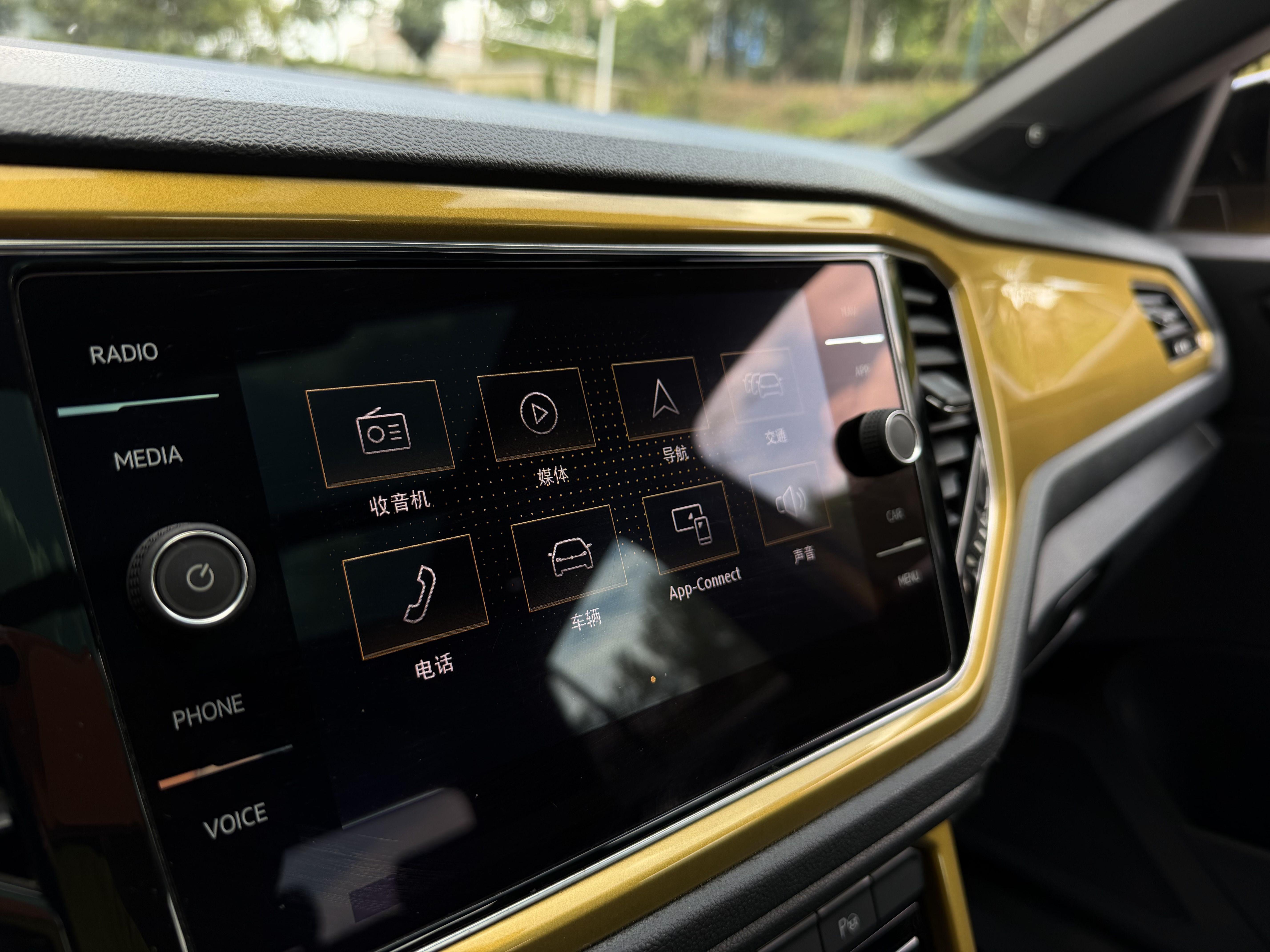Volkswagen T-Roc 2018 thumb 5