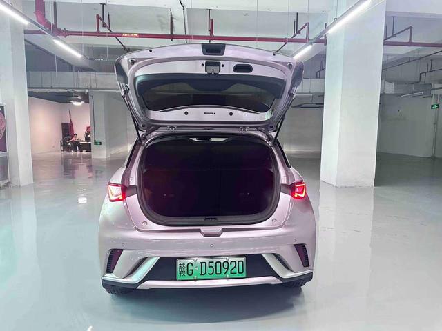 BYD Dolphin 2023 thumb 6