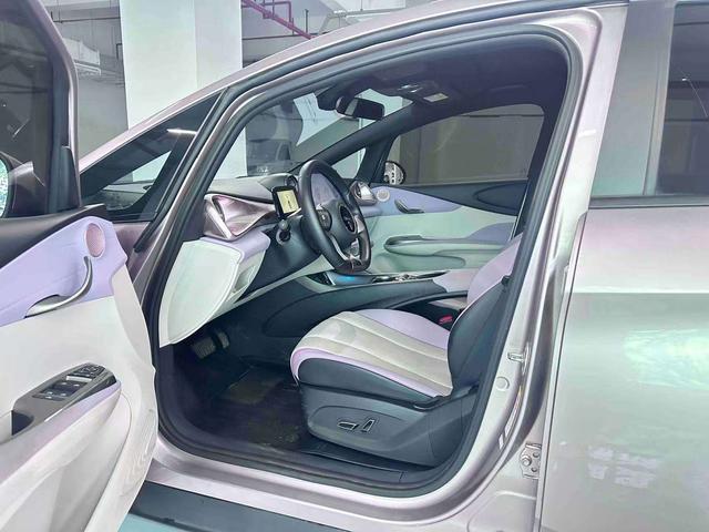 BYD Dolphin 2023 thumb 8
