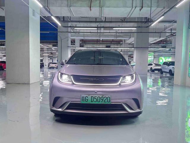 BYD Dolphin 2023 thumb 11