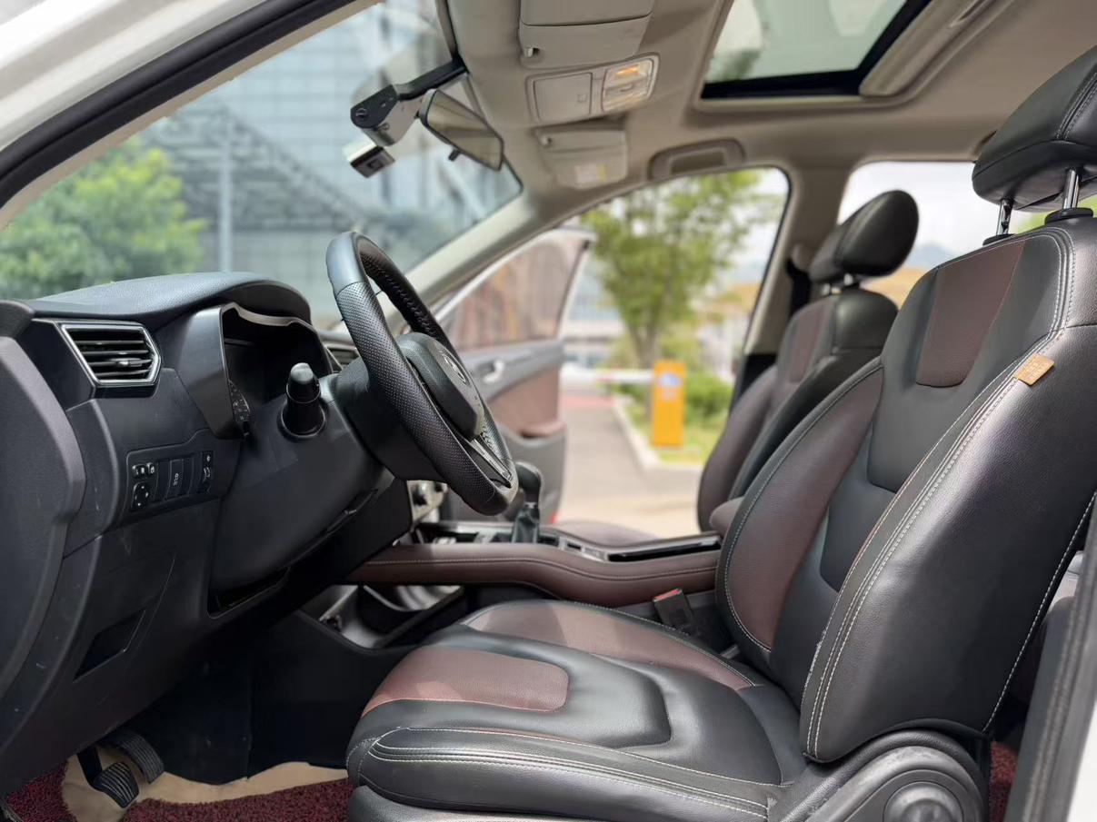 Dongfeng Fengon 580 2018 thumb 10